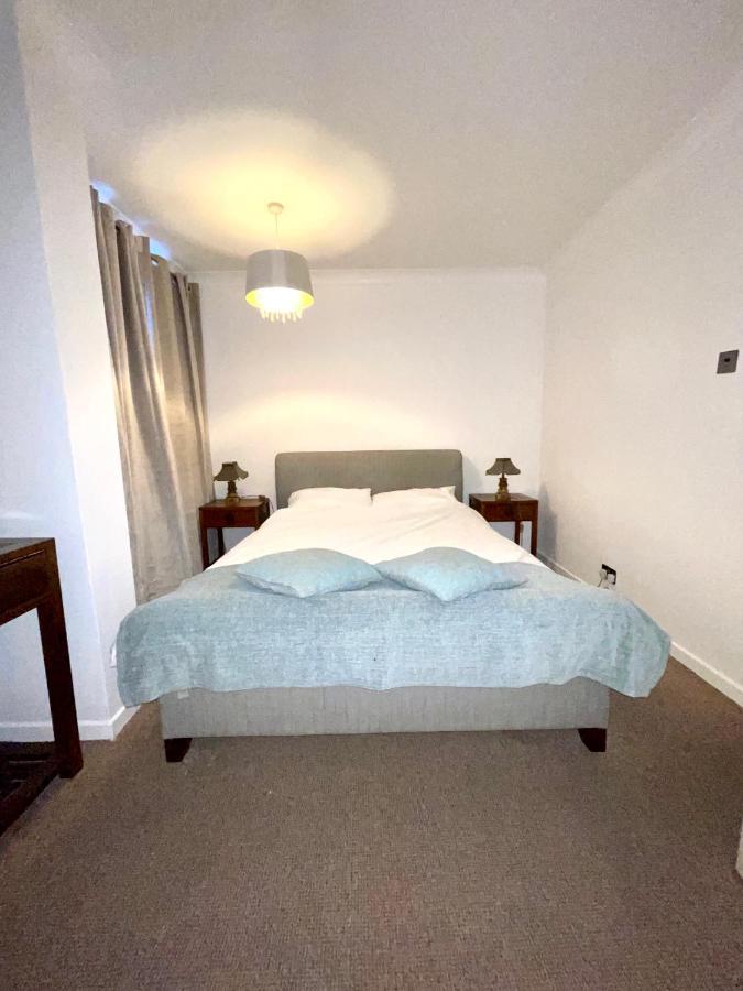 Two Bedroom Apartment Pimlico Londra Esterno foto